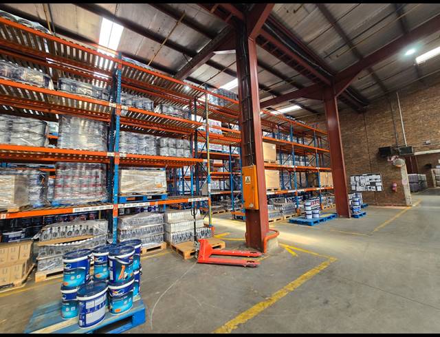 12,000M² WAREHOUSE TO LET IN DENVER
